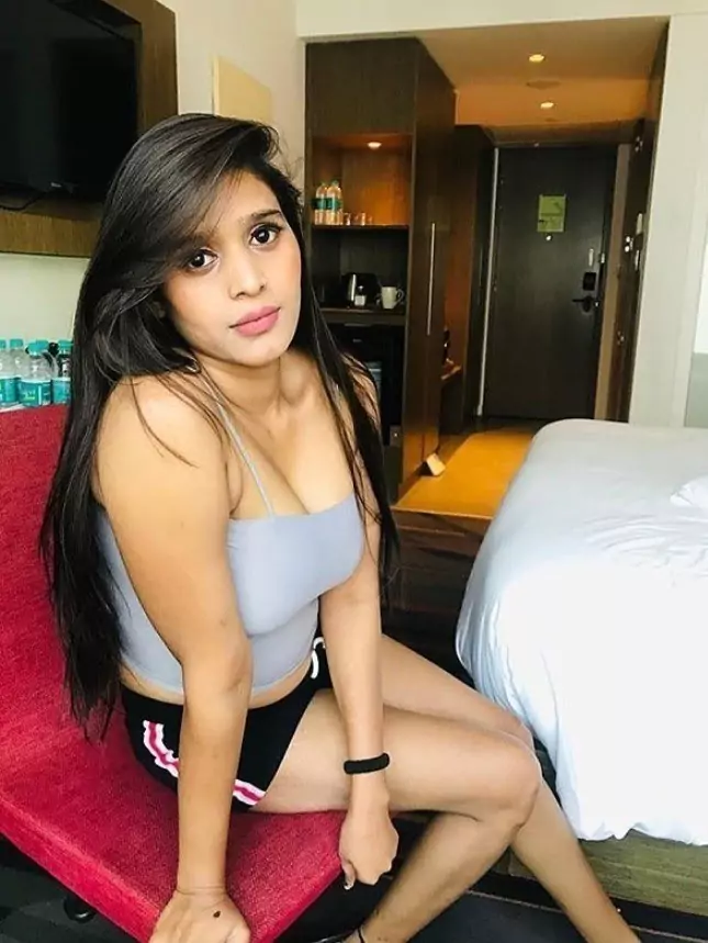 कॉल गर्ल्स सर्विस  व्यारा